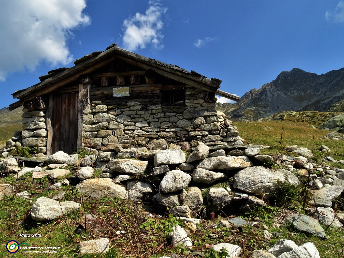35 Bella baita d'alpe sopra il Lago di porcile 'piccolo' .JPG